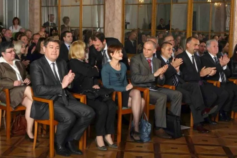 Starija galerija slika_Glazer_EFEKTUS (6)